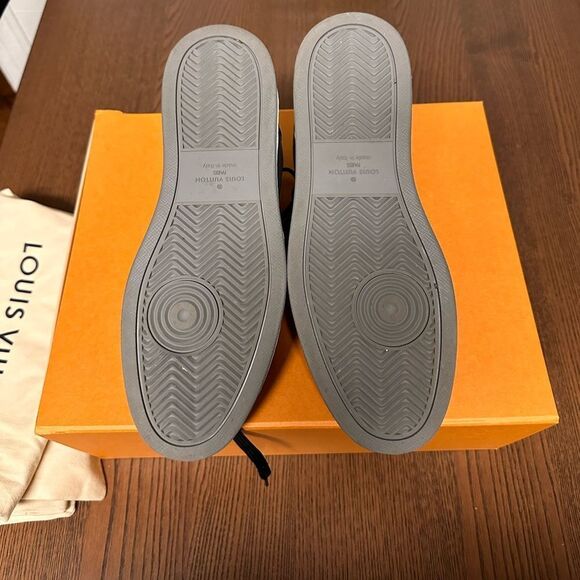 Like new LOUIS VUITTON RIVOLI LOWS - Picture 4 of 9